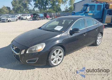 2011 Volvo S60 T6 z USA, uszkodzony, nr VIN YV1902FH1B2003085
